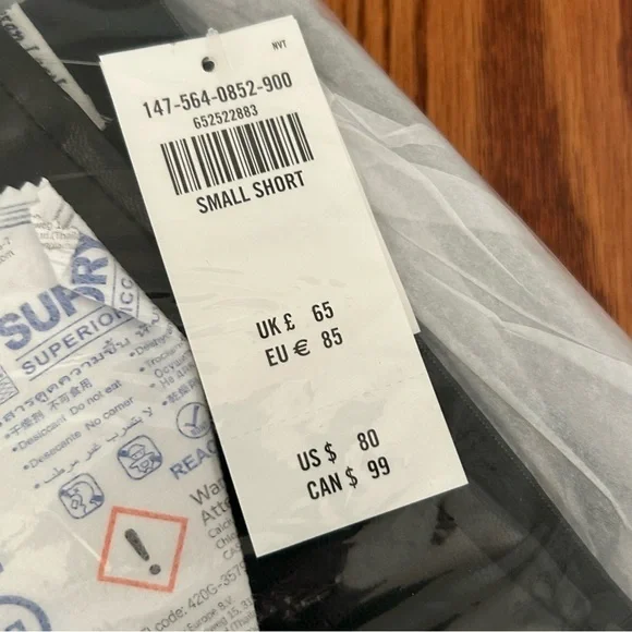 Abercrombie & Fitch Split-Hem Vegan Leather Slim Flare Pant Black Petite Short - Picture 5 of 6